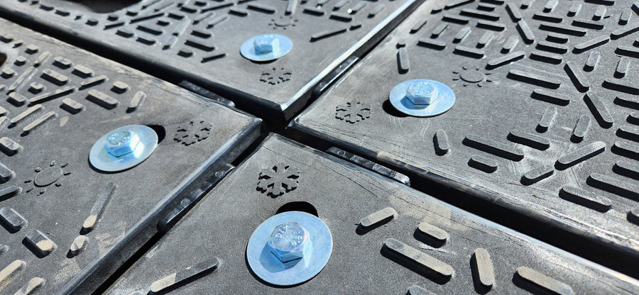 Ground mat connectors securing a temporary access layout